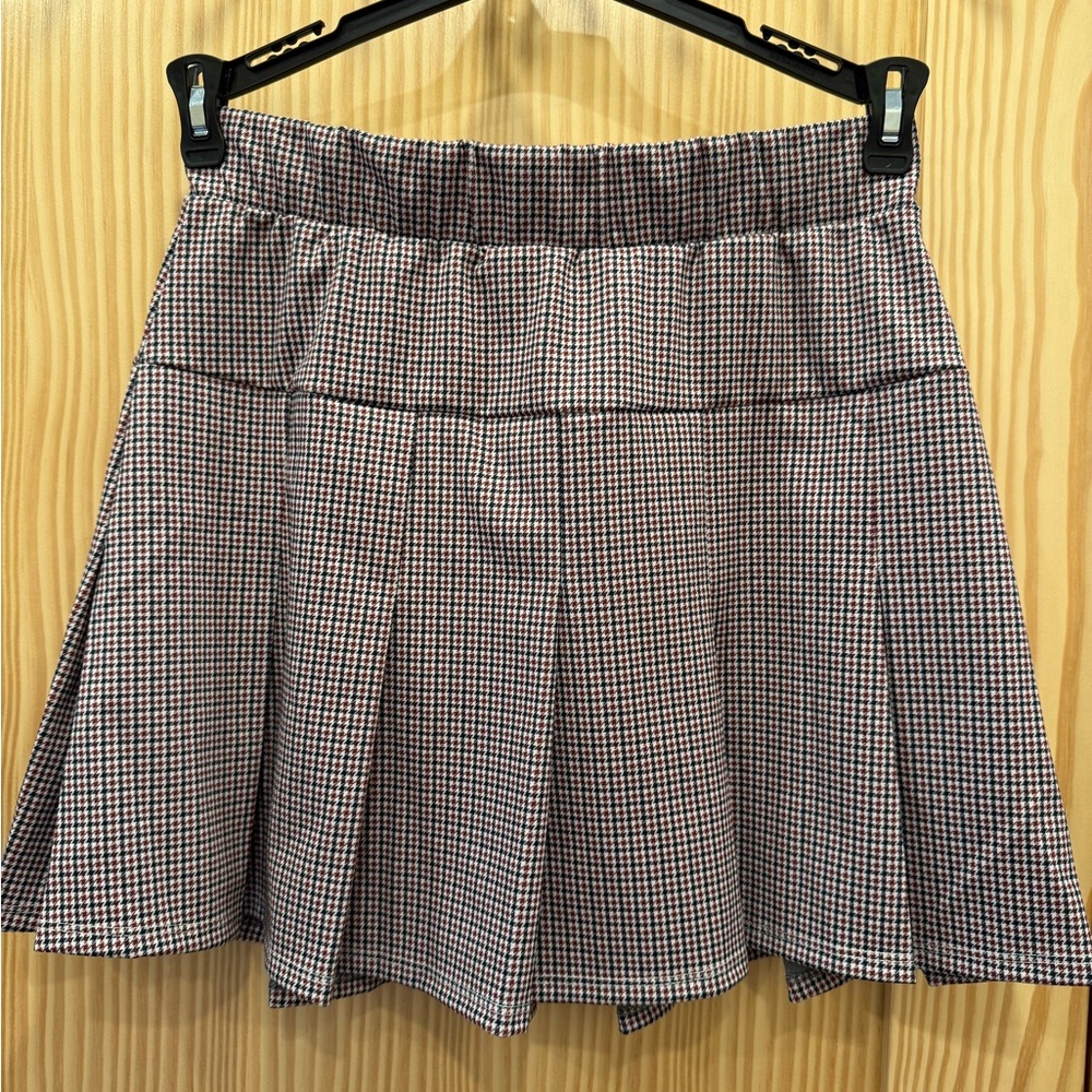 Olive & Oak Black and White Mini Skirt